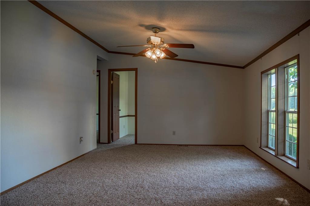 5450 West Deaver Road Columbus, IN 47201 - Photo 14 of 26 Gallery Image 14