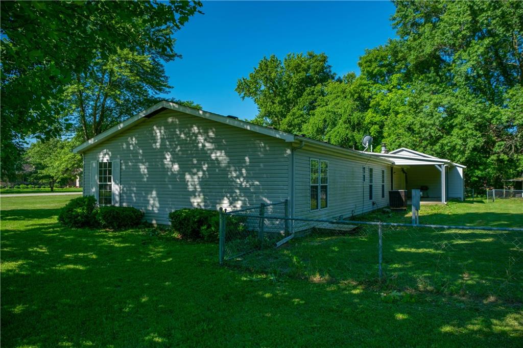 5450 West Deaver Road Columbus, IN 47201 - Photo 19 of 26 Gallery Image 19