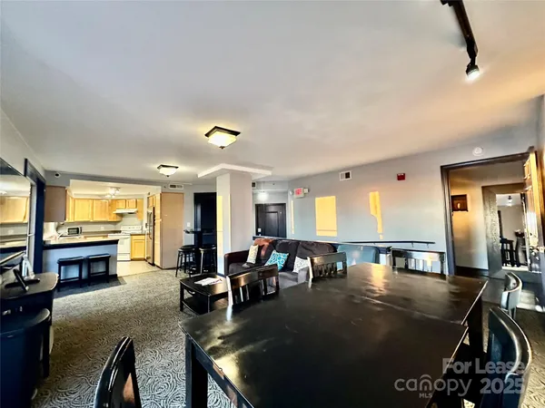 $1,550 | 718 West Trade Street, Unit 606, Charlotte, NC 28202