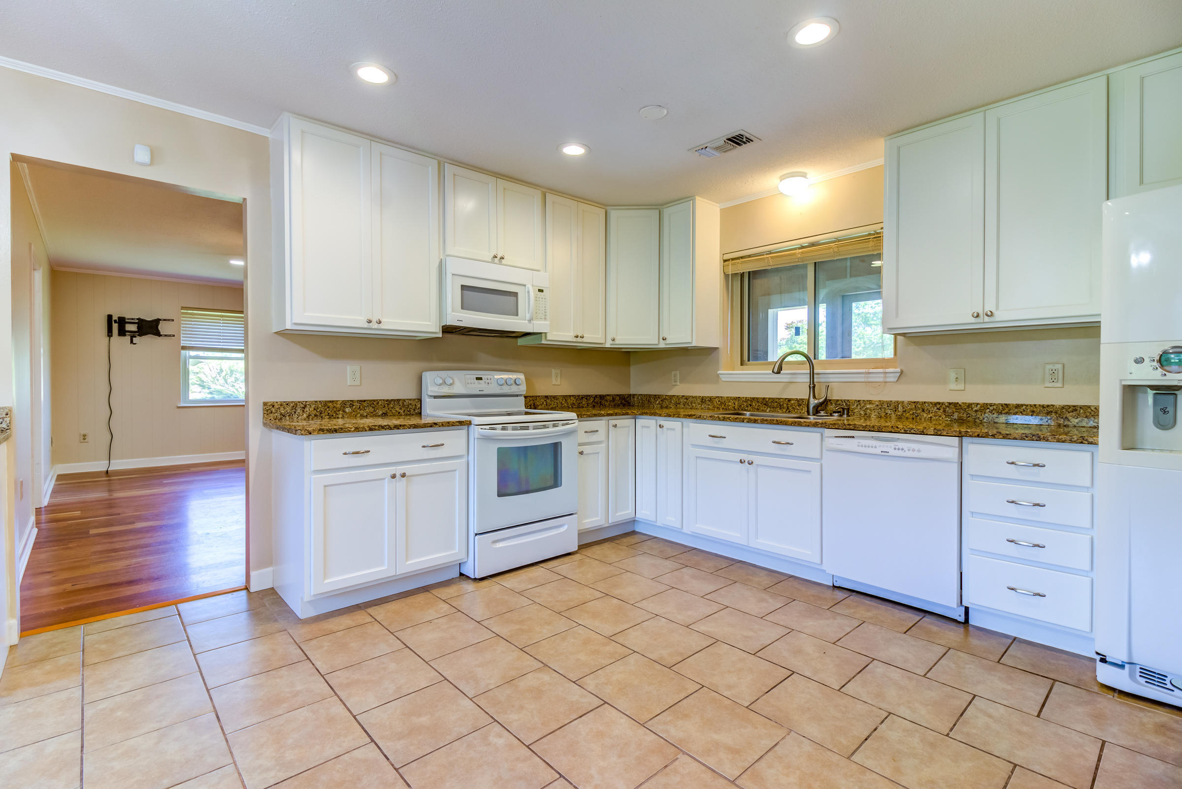 17279 Perkins Road Gulfport, MS 39503 - Photo 13 of 61 17279 Perkins Rd (29)