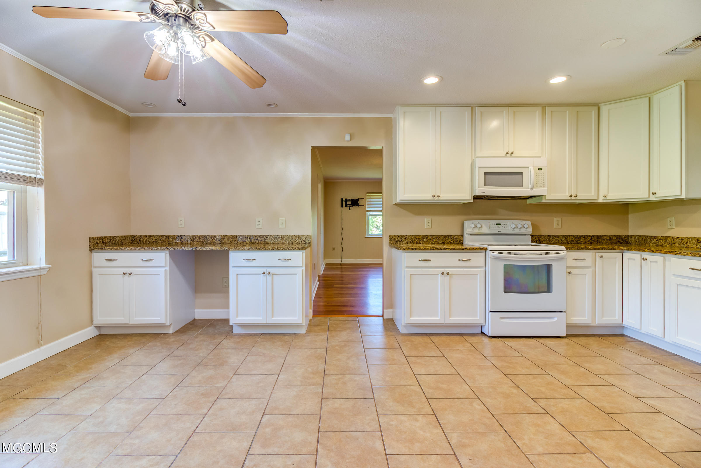 17279 Perkins Road Gulfport, MS 39503 - Photo 8 of 61 17279 Perkins Rd (24)