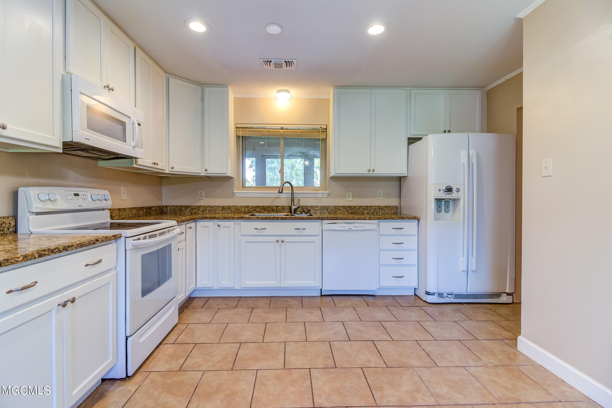 17279 Perkins Road Gulfport, MS 39503 - Photo 10 of 61 17279 Perkins Rd (26)
