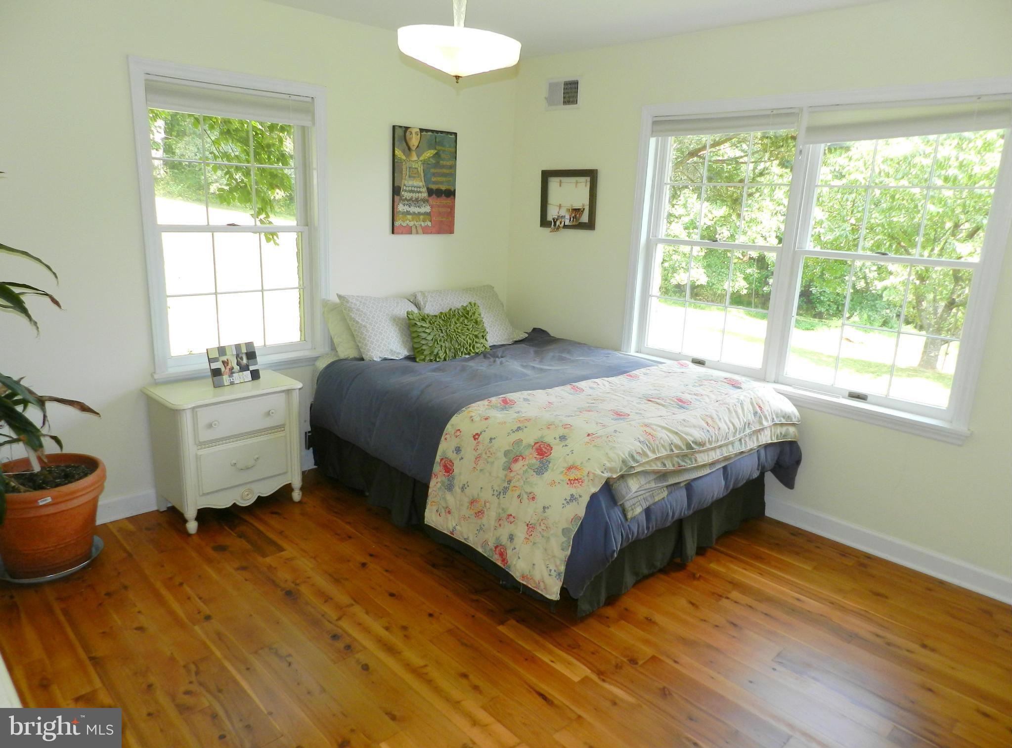 17401 Conoy Road Barnesville, MD 20838 - Photo 15 of 30 Bedroom