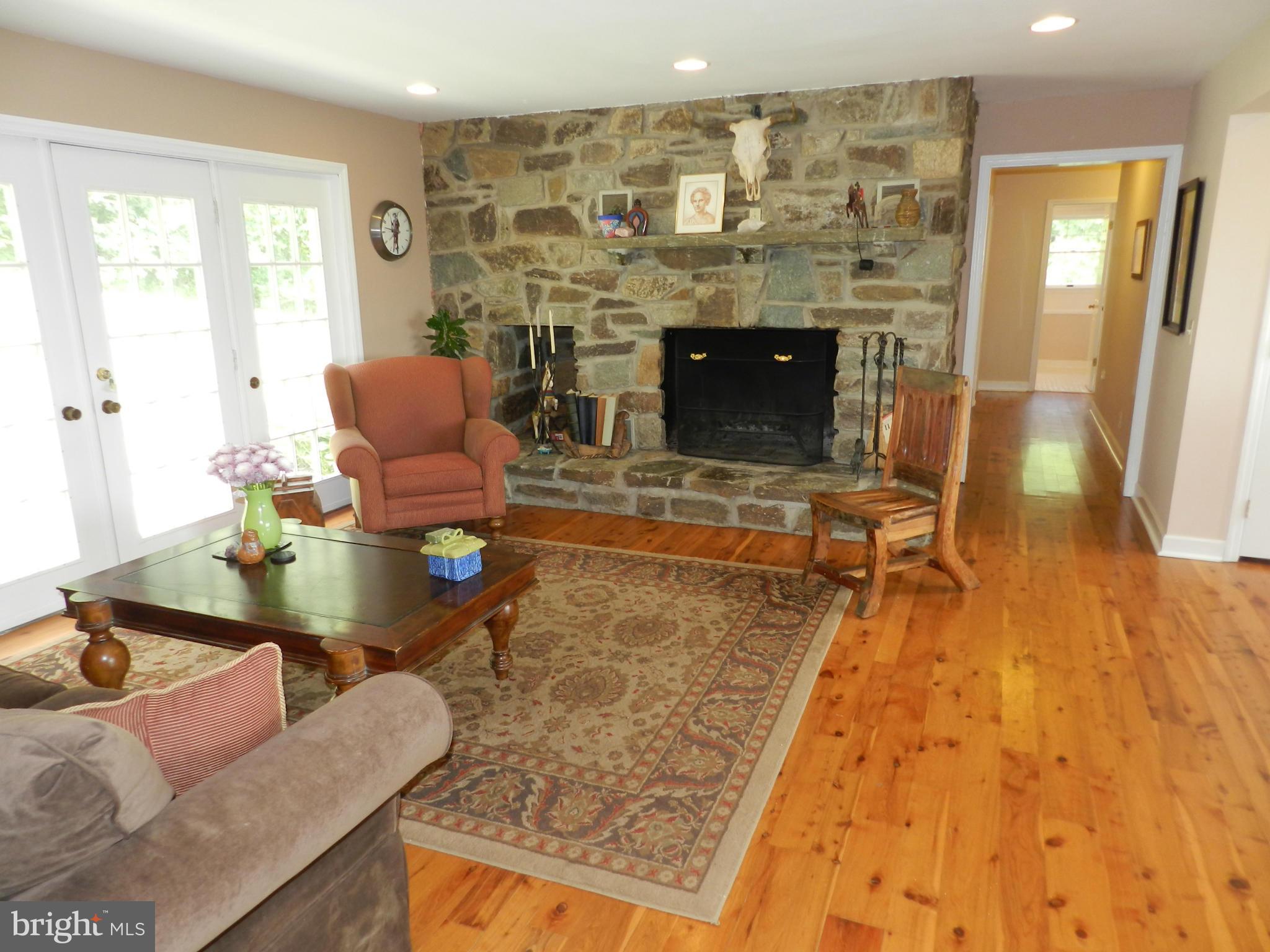 17401 Conoy Road Barnesville, MD 20838 - Photo 8 of 30 Family Room