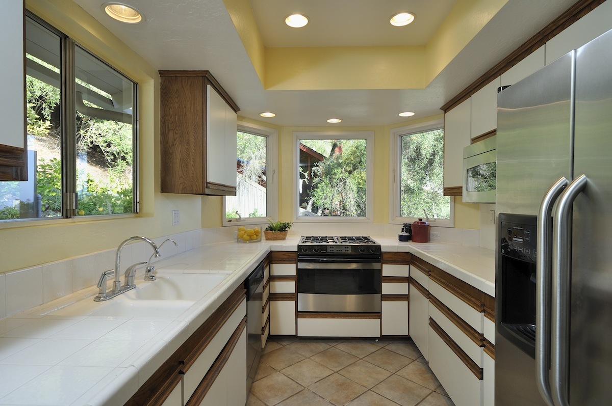 925 Cheltenham Road Santa Barbara, CA 93105 - Photo 9 of 15 Kitchen with Views