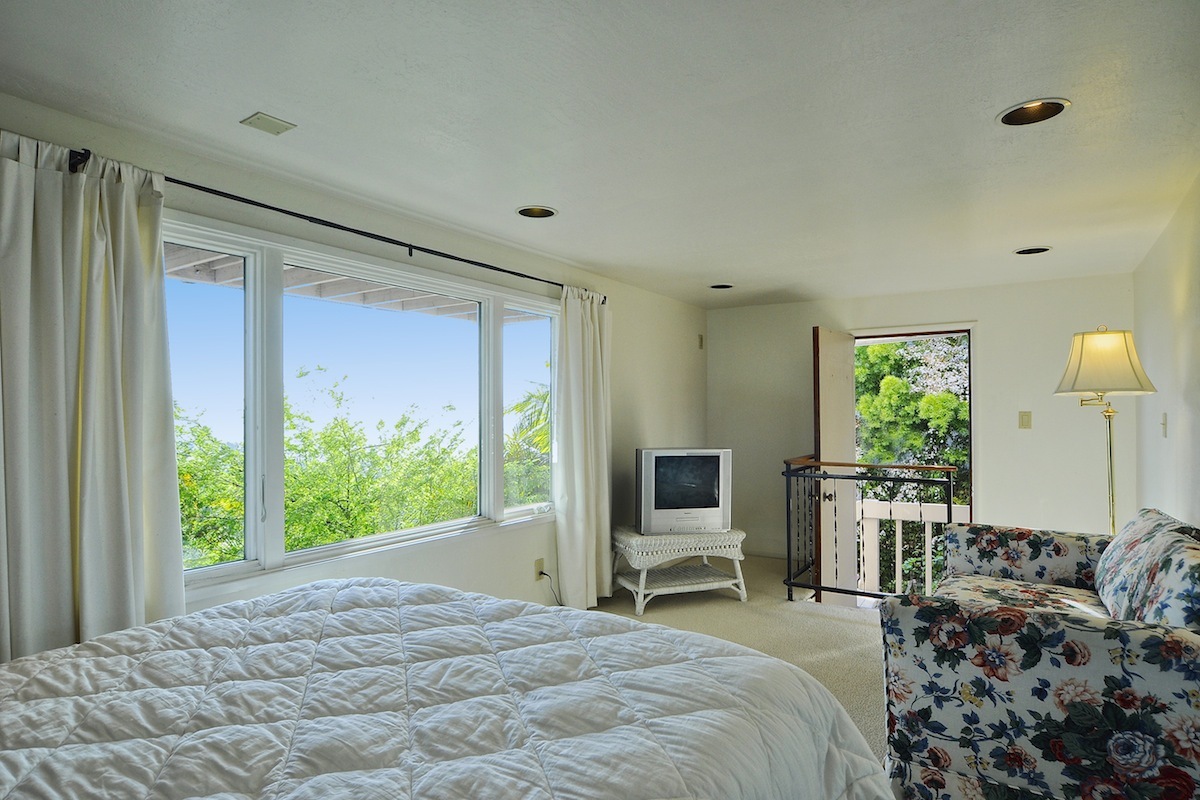 925 Cheltenham Road Santa Barbara, CA 93105 - Photo 10 of 15 Guest Suite with Separate Entrance
