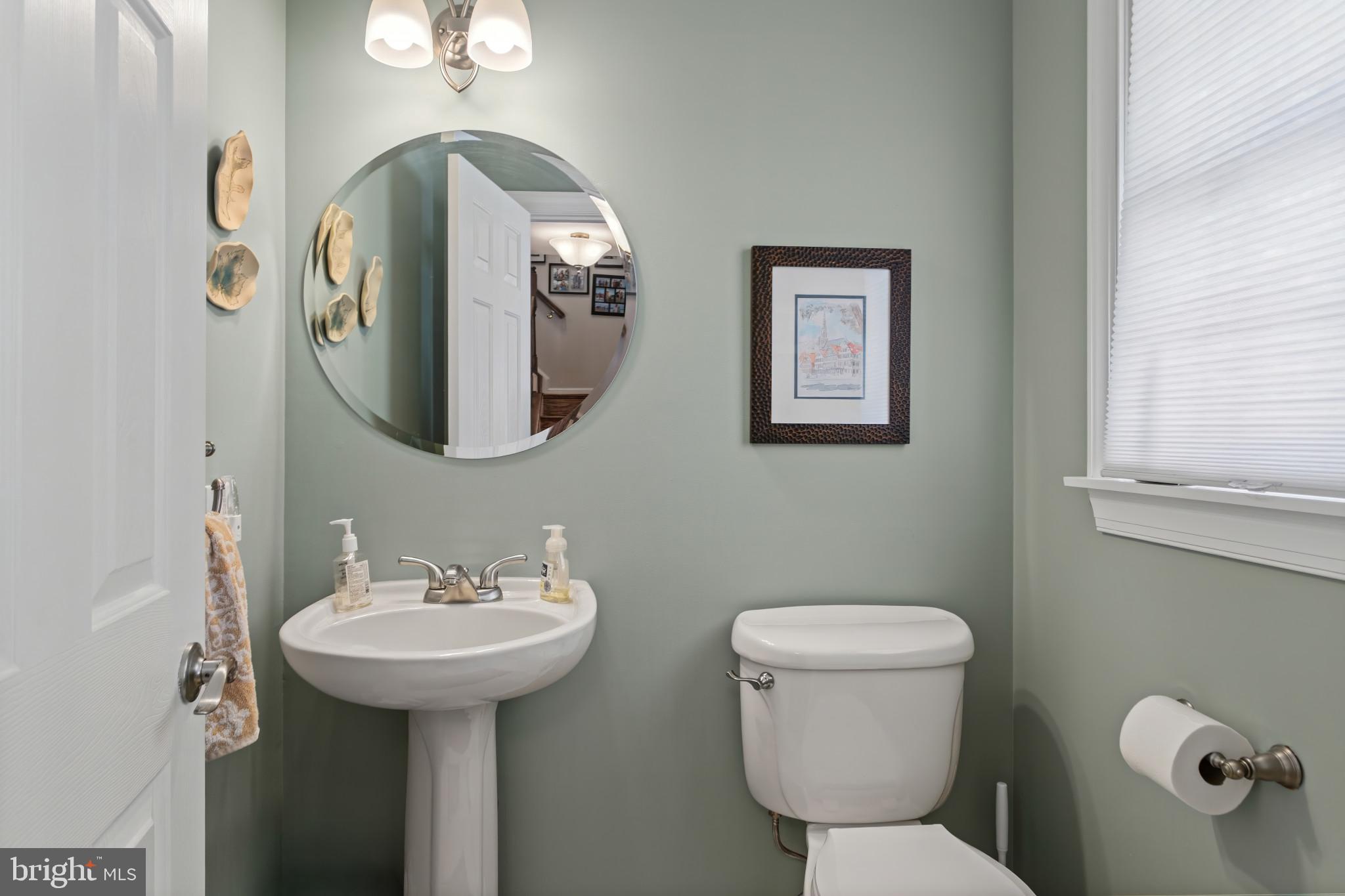 7 Derr Lane Middletown, MD 21769 - Photo 18 of 33 Main Level Powder Room