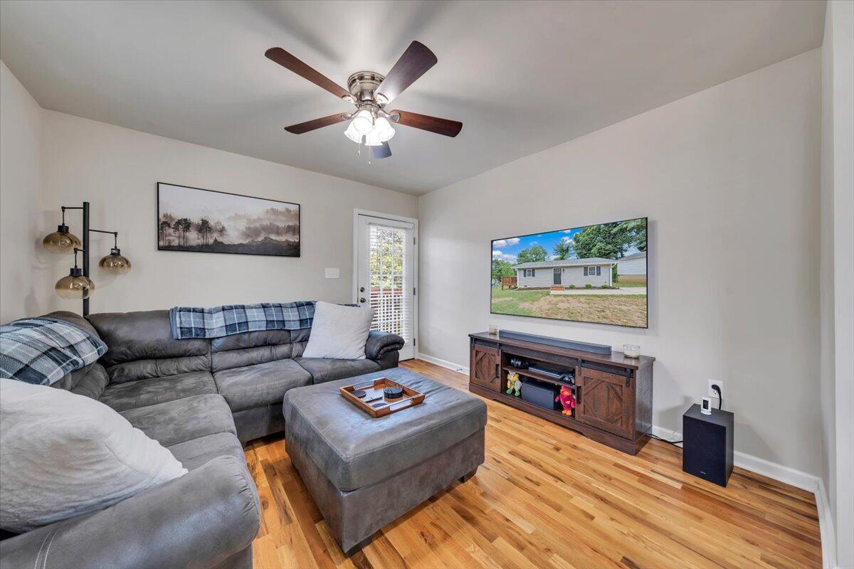 1101 Gearhart Road Southeast Roanoke, VA 24014 - Photo 10 of 24 10-MIB03966