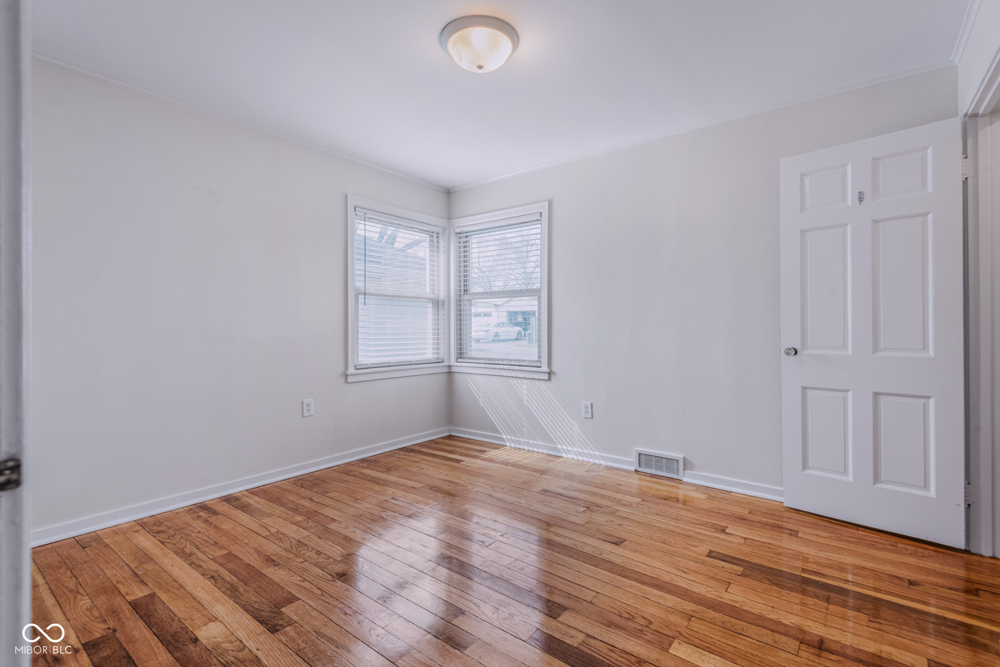 525 25th Street Columbus, IN 47201 - Photo 14 of 25