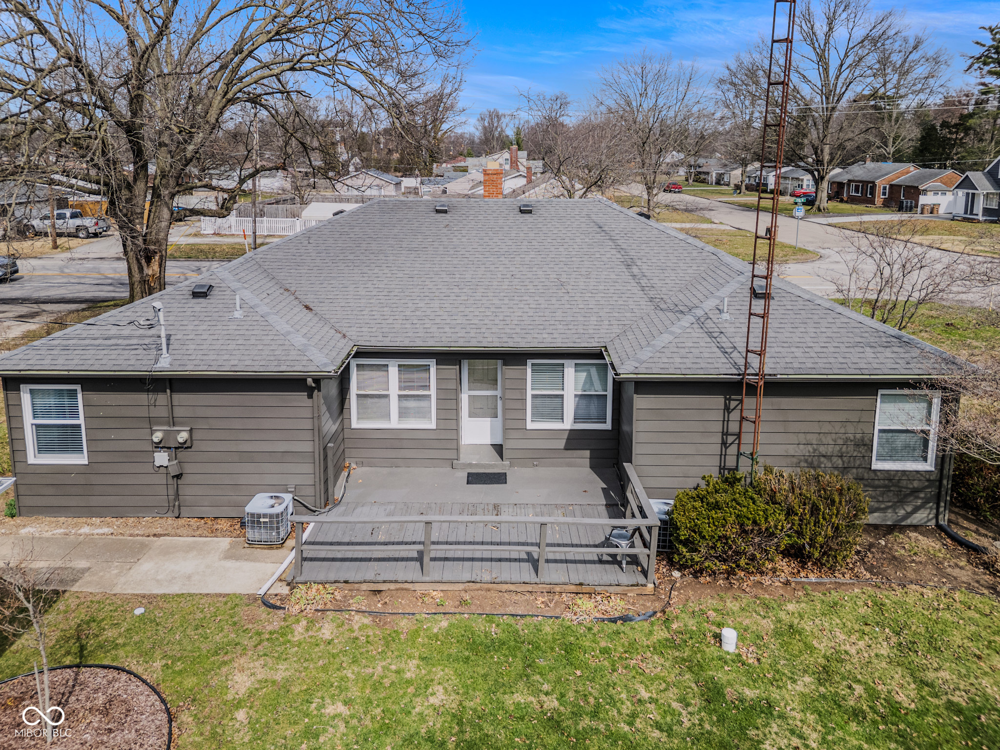 525 25th Street Columbus, IN 47201 - Photo 2 of 25