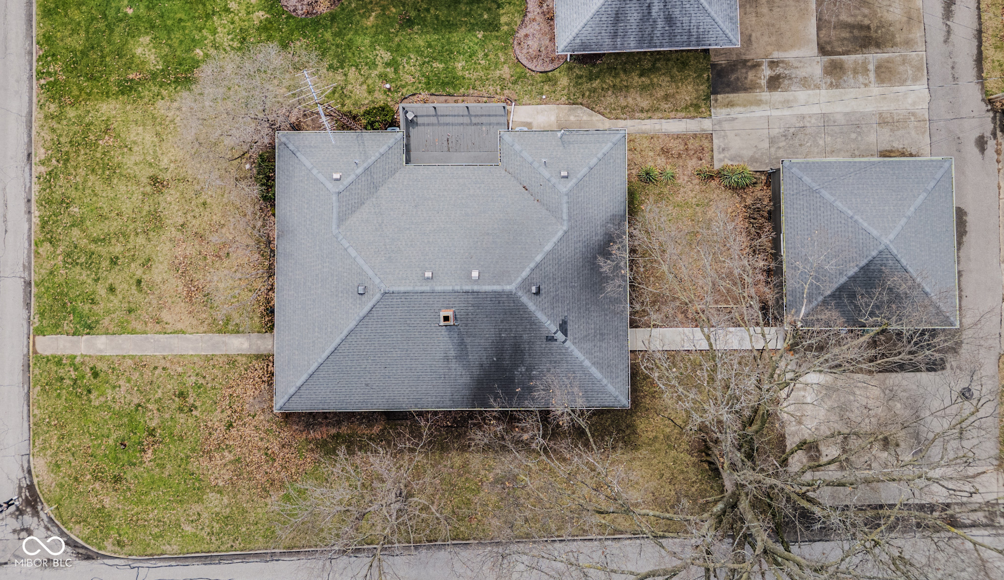 525 25th Street Columbus, IN 47201 - Photo 7 of 25