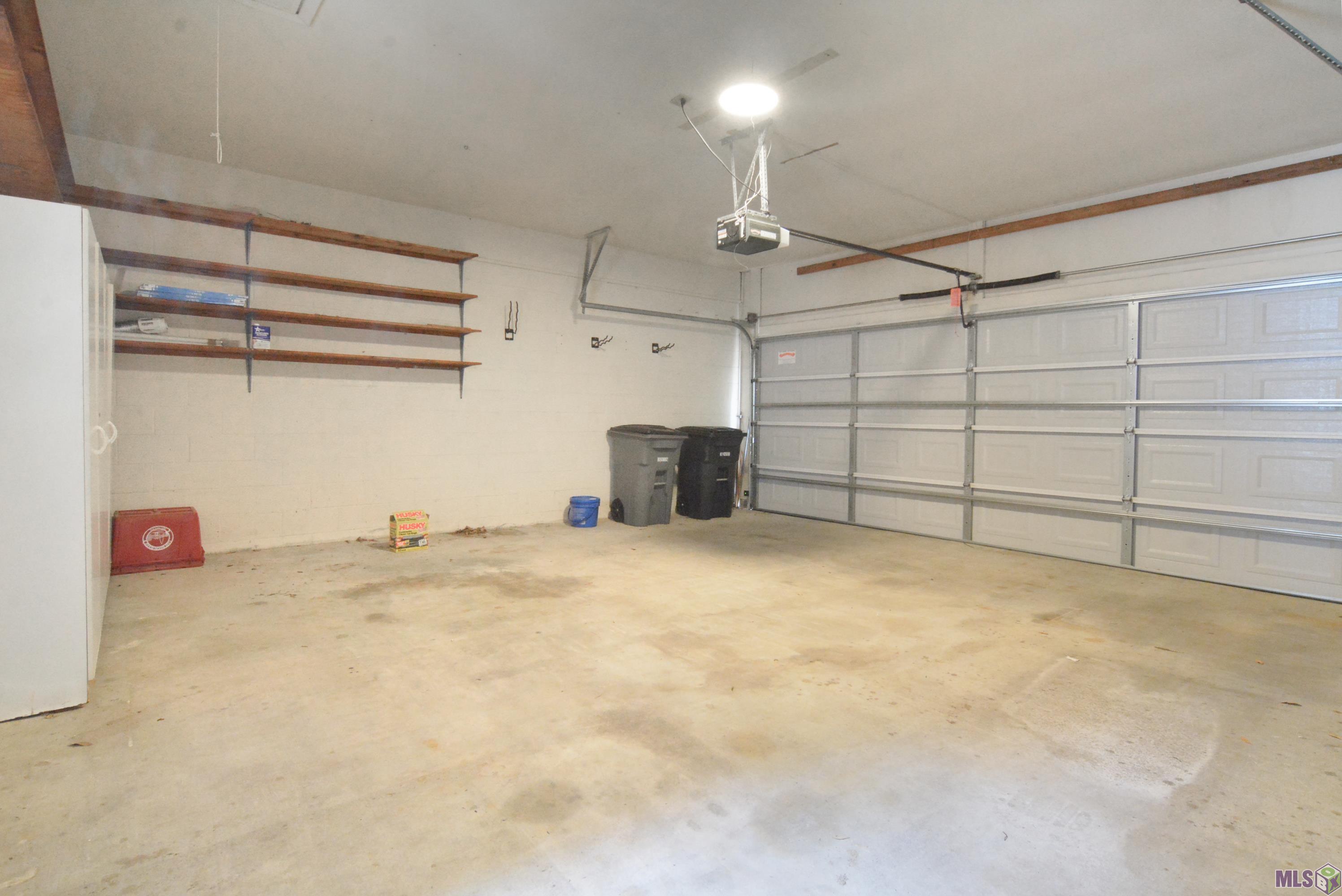 1919 West Magna Carta Place Baton Rouge, LA 70815 - Photo 22 of 23 Garage