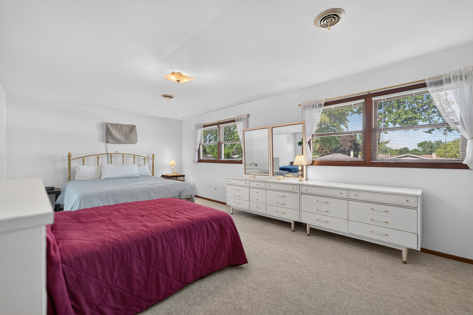 89 South Clarendon Avenue Addison, IL 60101 - Photo 27 of 67