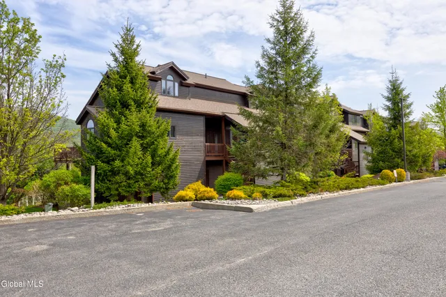 $495,000 | 73 Liftside Drive, Unit B1, Hunter, NY 12442