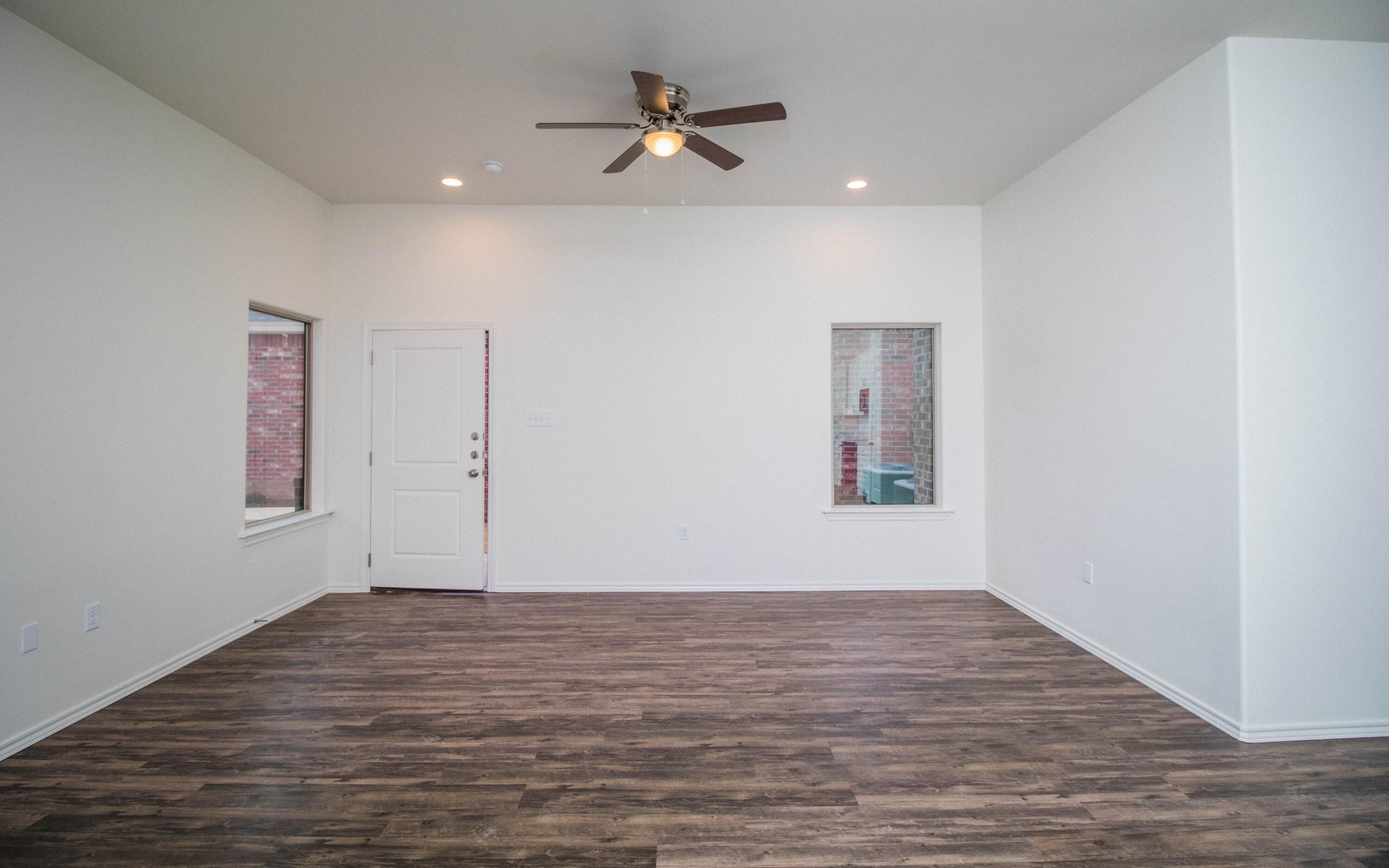 2015 102nd Street Lubbock, TX 79423 - Photo 4 of 24 Living Room 2