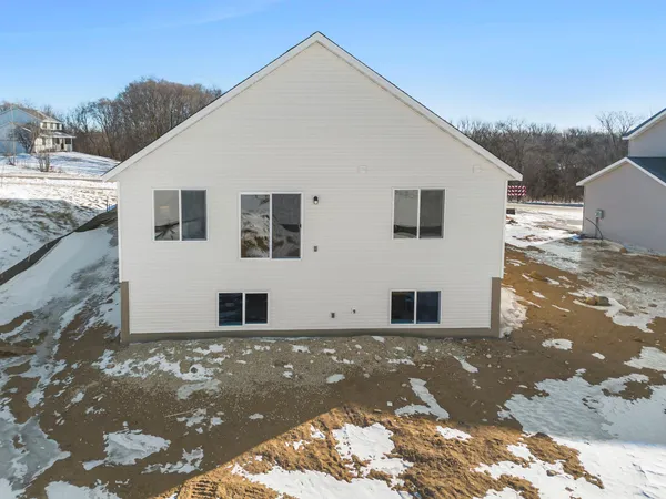 $514,620 | 27270 Pete's Hl Trail, Elko New Market, MN 55020