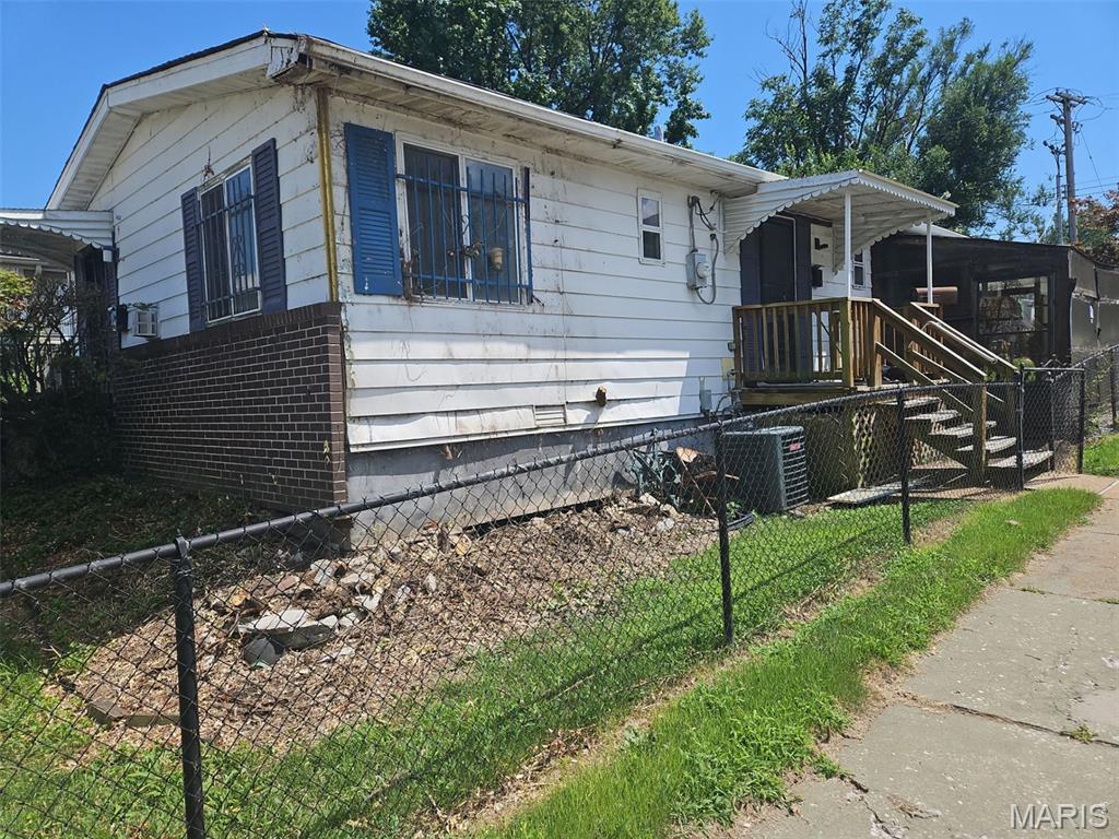 2248 Sullivan Avenue St. Louis, MO 63107 - Photo 2 of 12