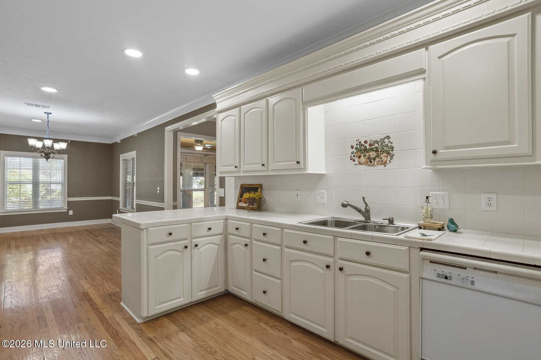 525 Ridge Circle Brandon, MS 39047 - Photo 17 of 51 525 Ridge Cir_jhookphotos-15