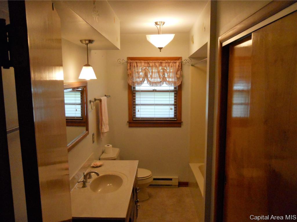 2068 North 5th Street Springfield, IL 62702 - Photo 7 of 11