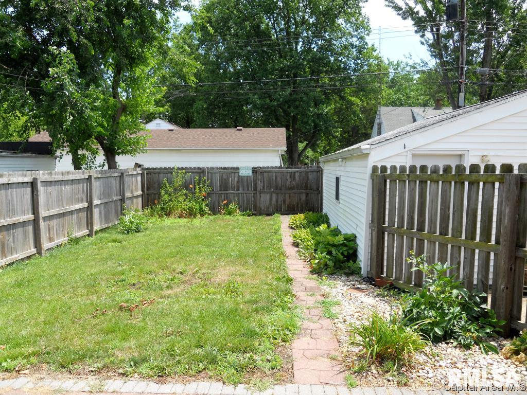 2068 North 5th Street Springfield, IL 62702 - Photo 10 of 11