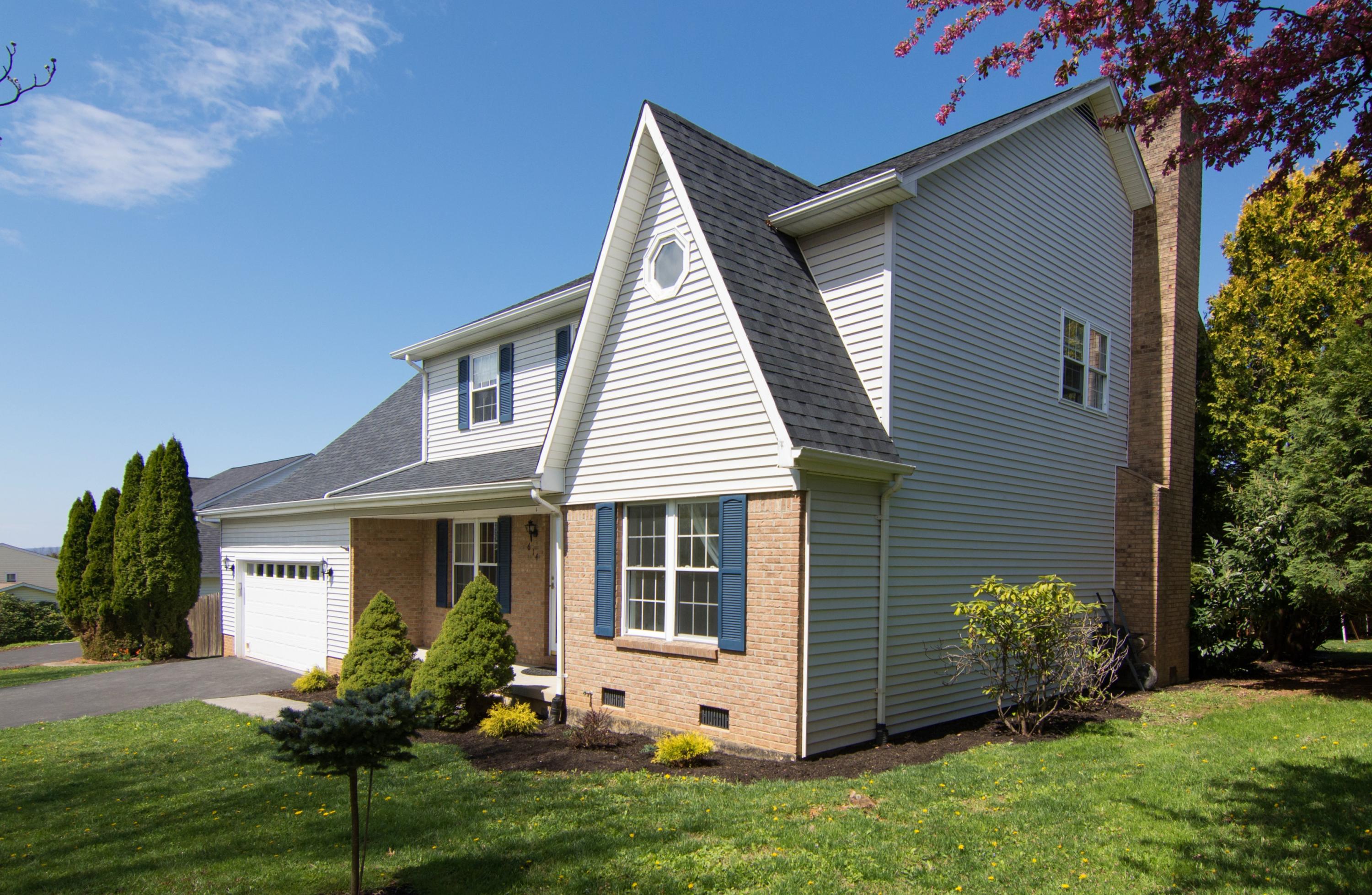 614 Crowfield Cir Road Lewisburg, WV 24901 - Photo 3 of 71 Gallery Image 3