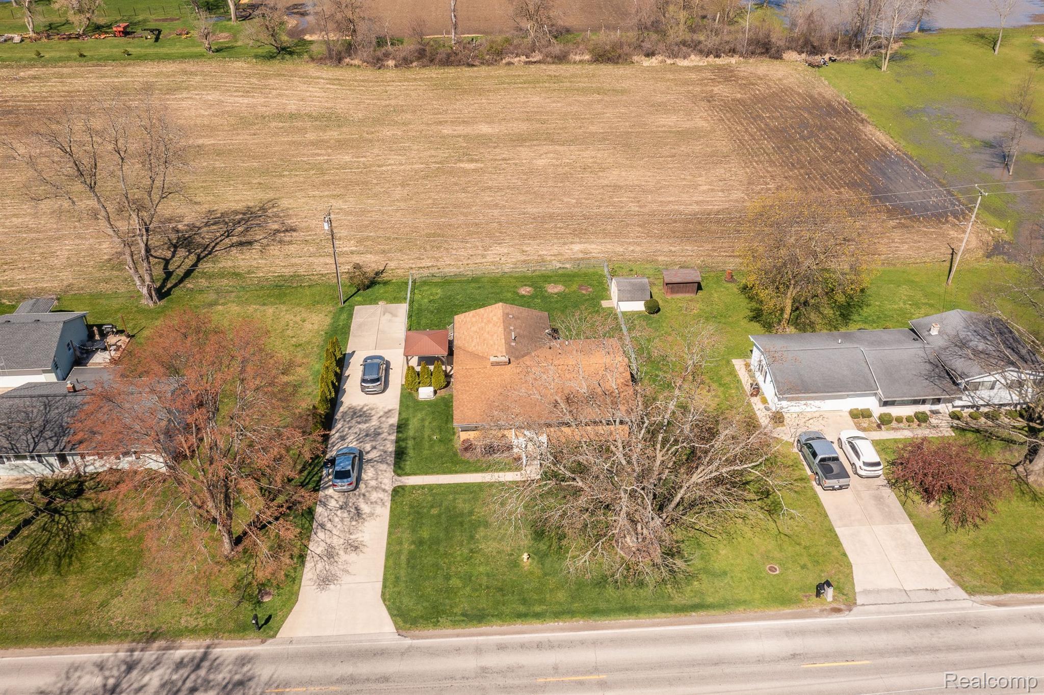 127 North Raisinville Road Monroe, MI 48162 - Photo 9 of 45 Gallery Image 9
