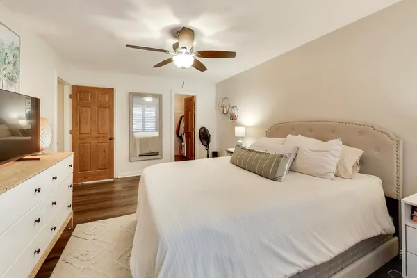 $350,000 | 1530 East Northwest Highway, Unit 2A, Arlington Heights, IL 60004