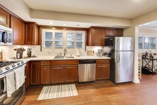 $350,000 | 1530 East Northwest Highway, Unit 2A, Arlington Heights, IL 60004