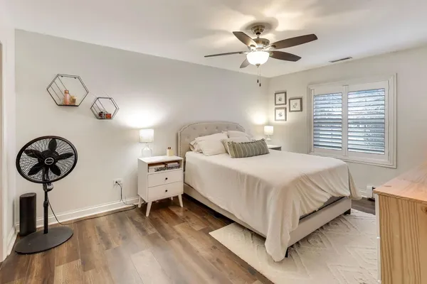 $350,000 | 1530 East Northwest Highway, Unit 2A, Arlington Heights, IL 60004