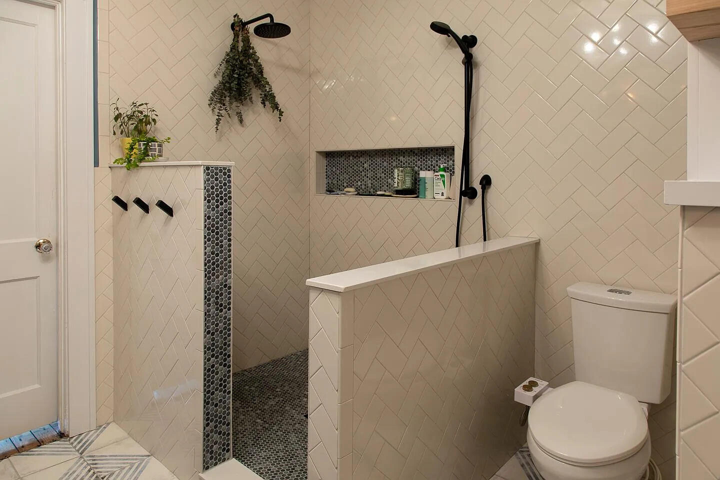 2061 Medway Road Charleston, SC 29412 - Photo 12 of 29 Bathroom 1