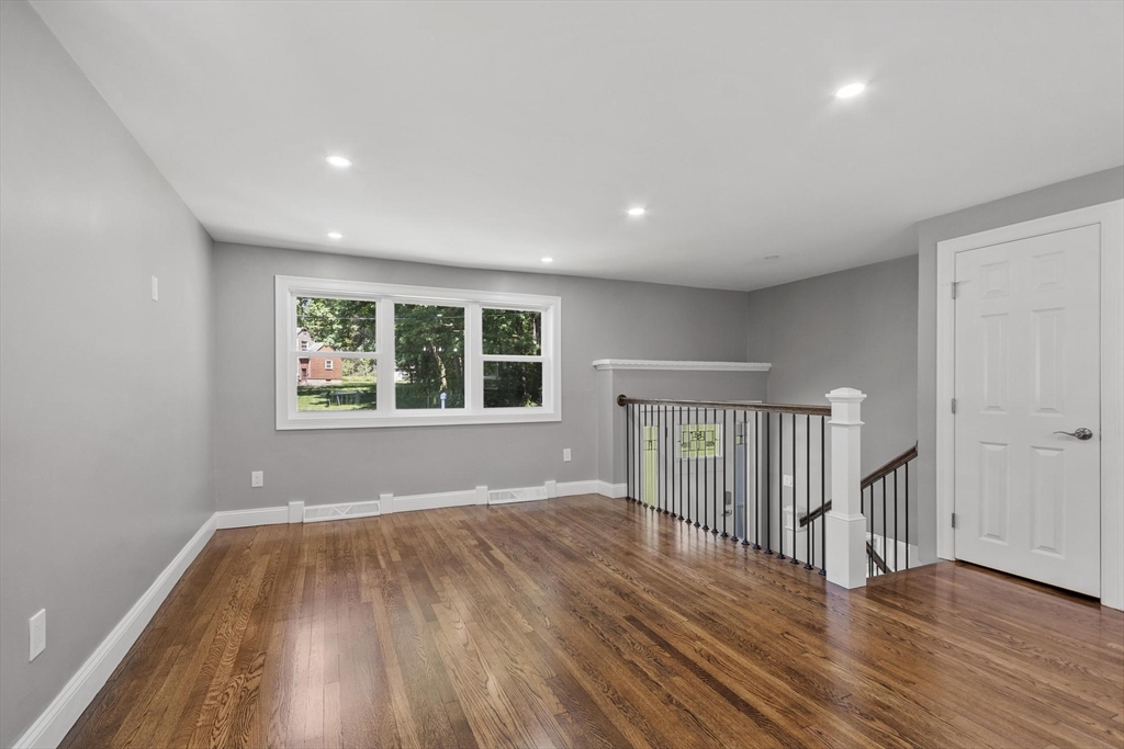 62 Queensland Road Billerica, MA 01862 - Photo 7 of 35