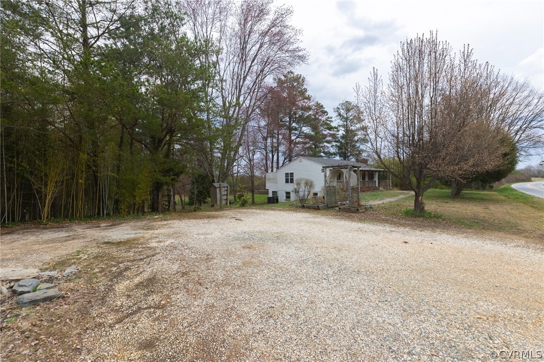 21313 Sparta Road Milford, VA 22514 - Photo 4 of 46 Gallery Image 4