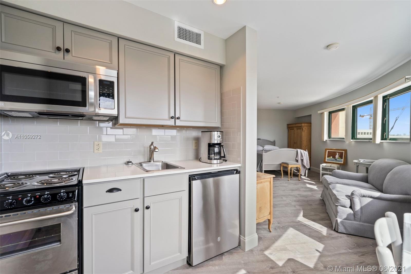 5725 Southwest 72nd Street, Unit 5725 South Miami, FL 33143 - Photo 6 of 11