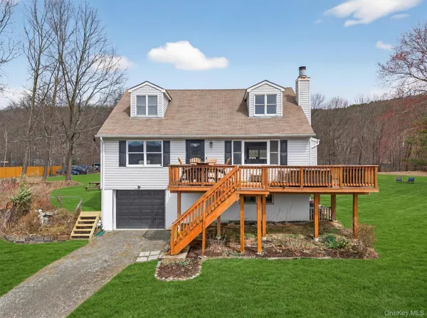 $668,000 | 36 Sleepy Hollow Road, Port Jervis, NY 12771