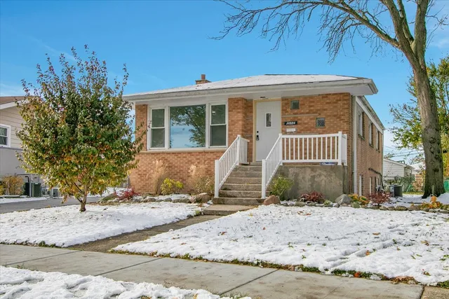 $375,000 | 11524 South Kildare Avenue, Alsip, IL 60803