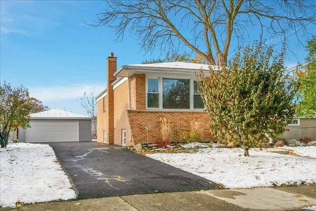 $375,000 | 11524 South Kildare Avenue, Alsip, IL 60803