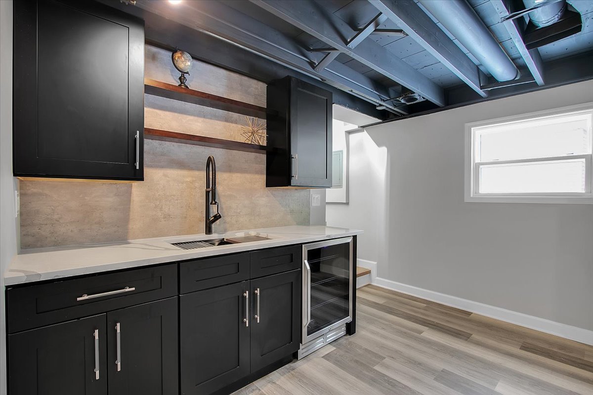 11524 South Kildare Avenue Alsip, IL 60803 - Photo 24 of 34 a kitchen with a sink and cabinets