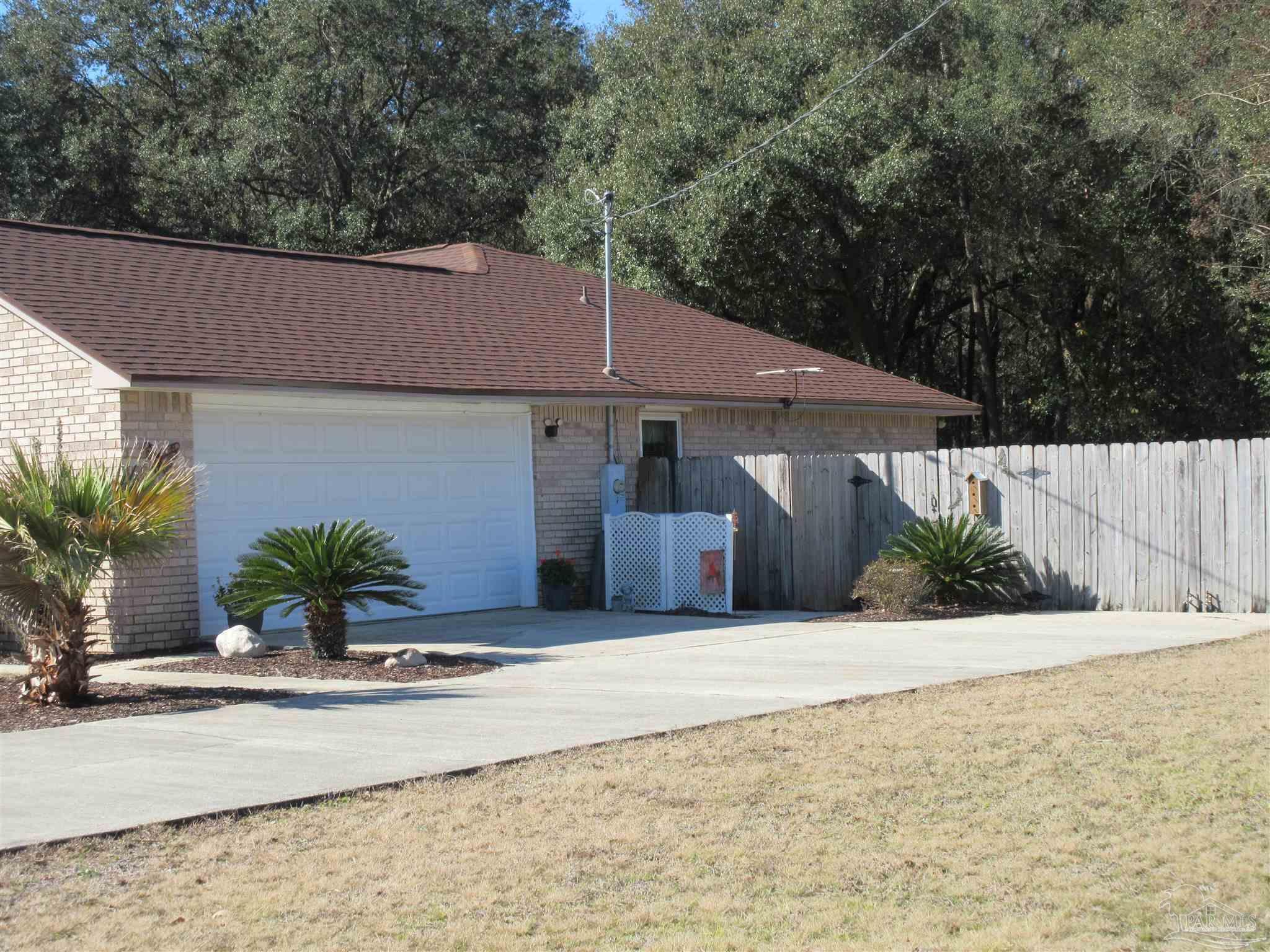 6215 Huntsman Pass Milton, FL 32570 - Photo 3 of 72