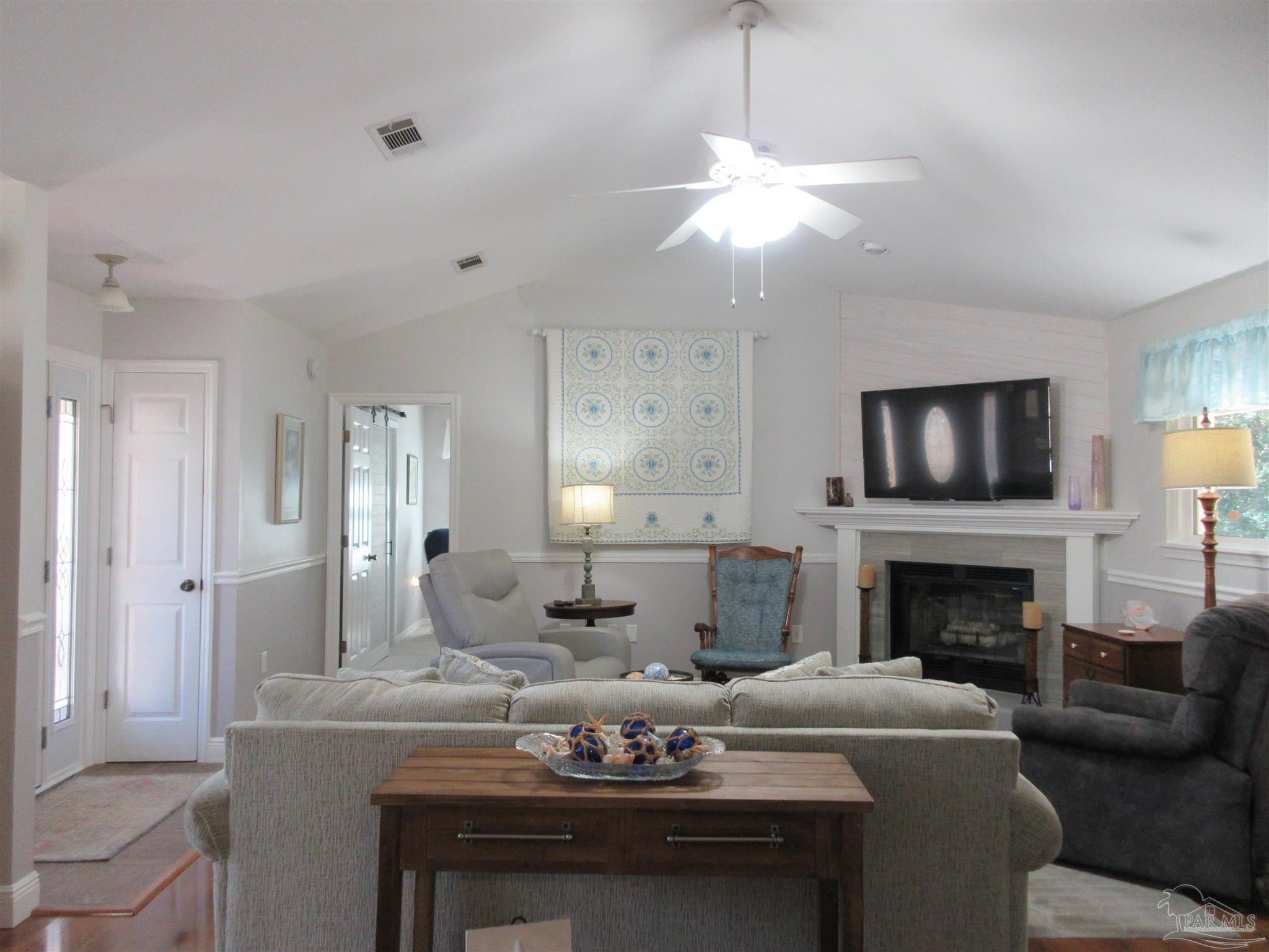 6215 Huntsman Pass Milton, FL 32570 - Photo 9 of 72