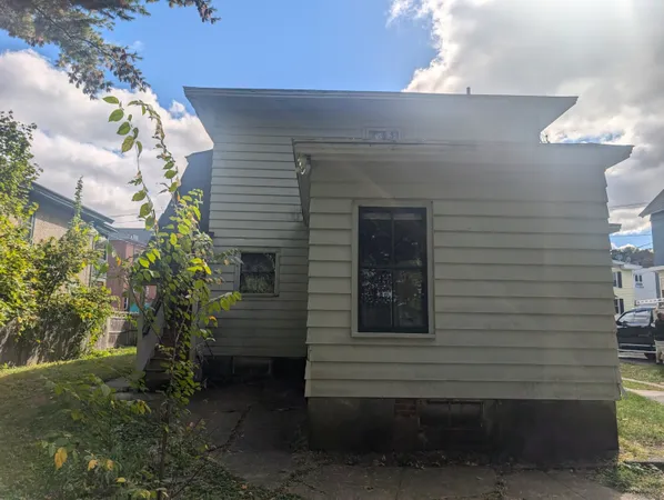 $359,900 | 25 Center Street, Winchester, CT 06098