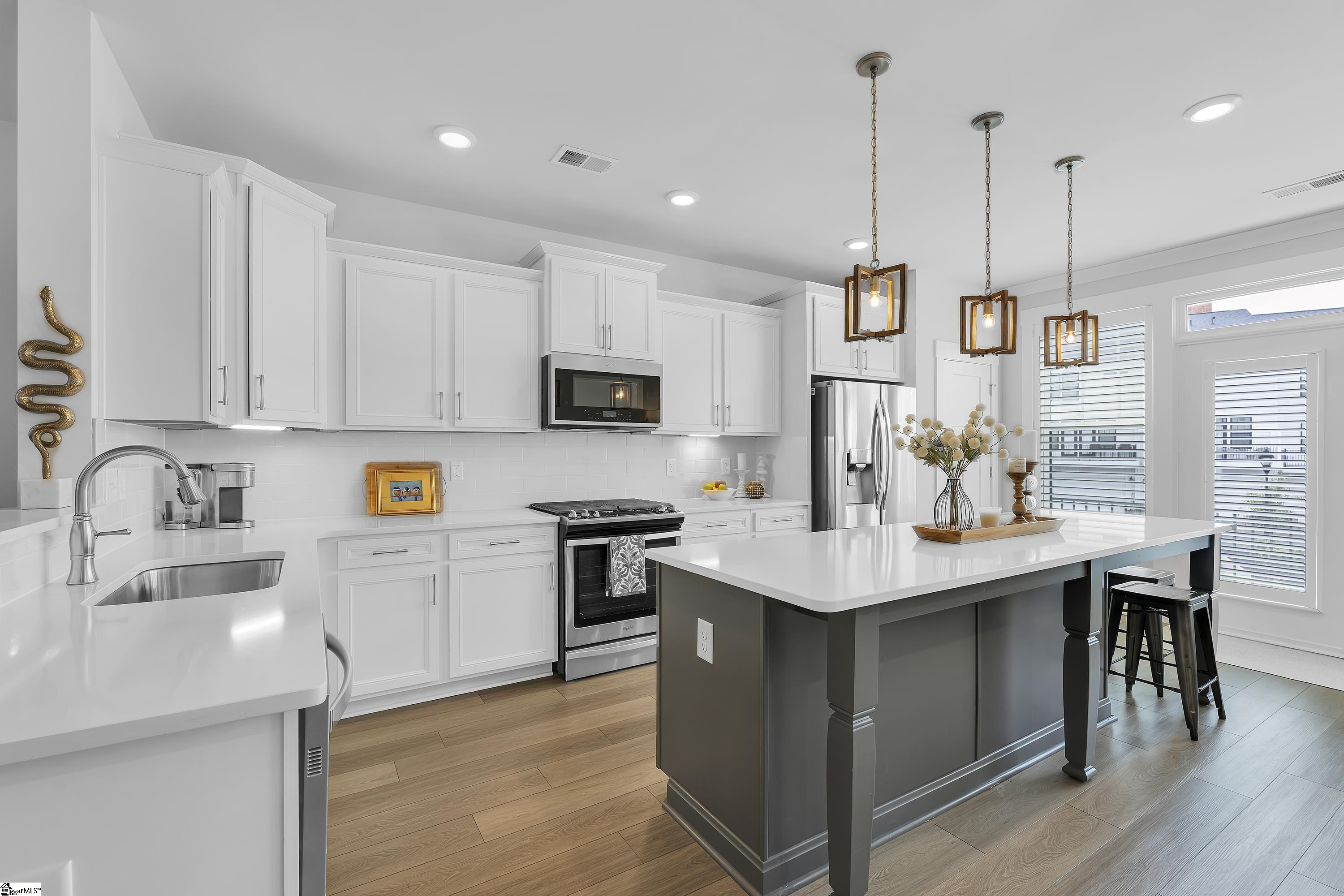 63 Millside Circle Greenville, SC 29605 - Photo 2 of 31