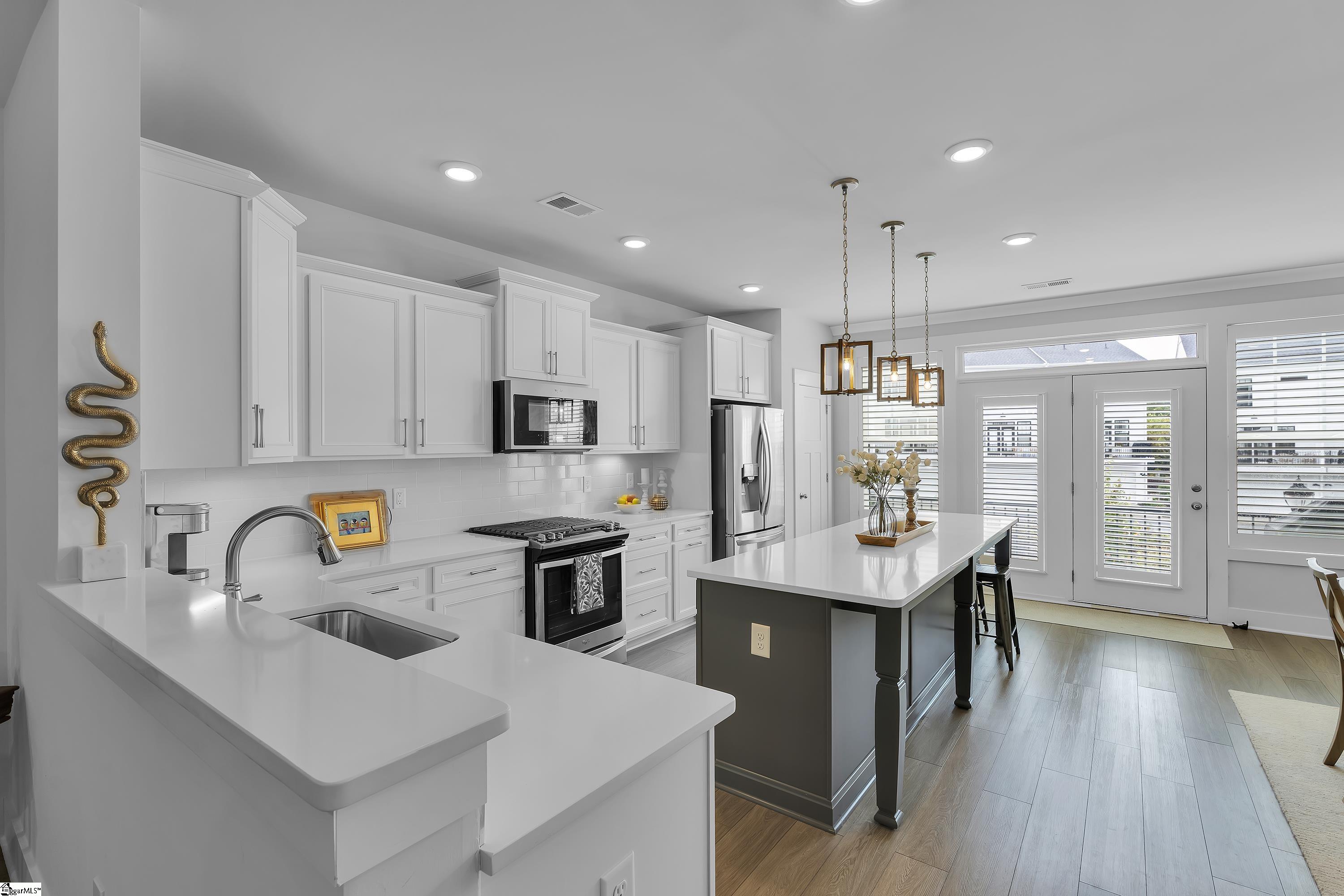 63 Millside Circle Greenville, SC 29605 - Photo 4 of 31