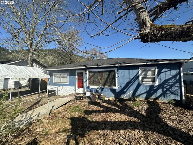 $230,000 | 769 Northeast Christian Street, Myrtle Creek, OR 97457
