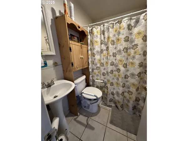 $230,000 | 769 Northeast Christian Street, Myrtle Creek, OR 97457