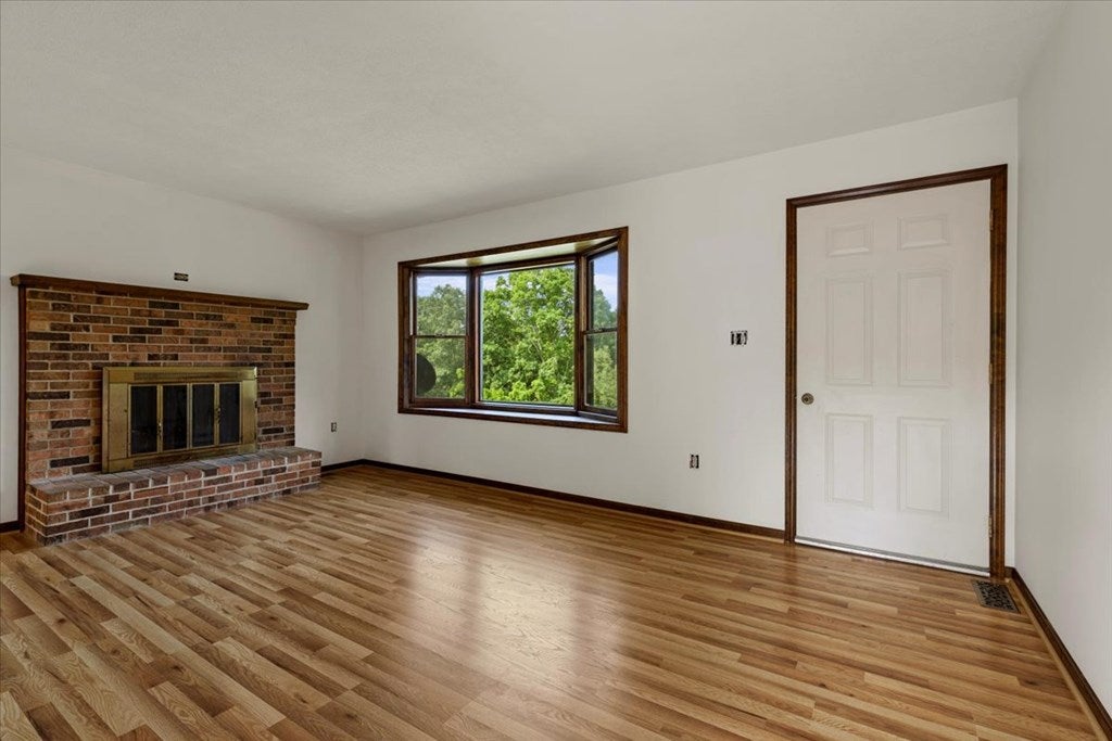 4498 Shelburne Road Radford, VA 24141 - Photo 10 of 64 Gallery Image 10