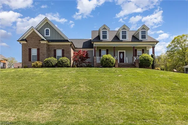 $479,900 | 5003 Lindenwold Drive, Summerfield, NC 27358