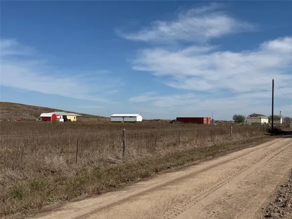 a view of a dry yard
