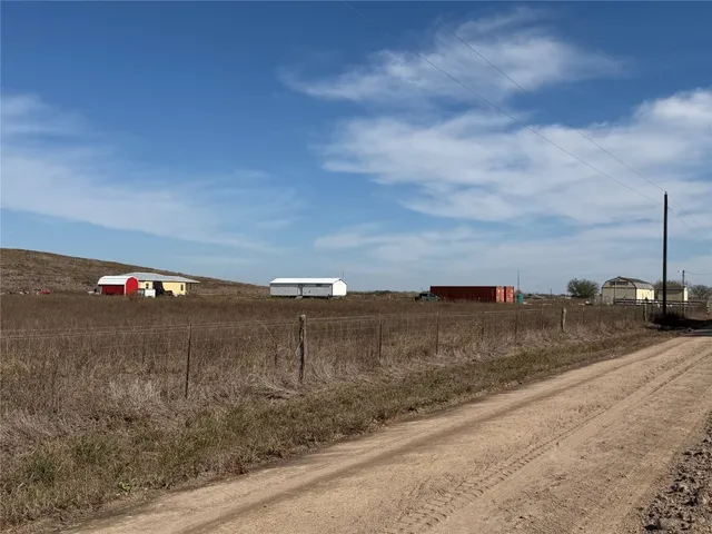 a view of a dry yard