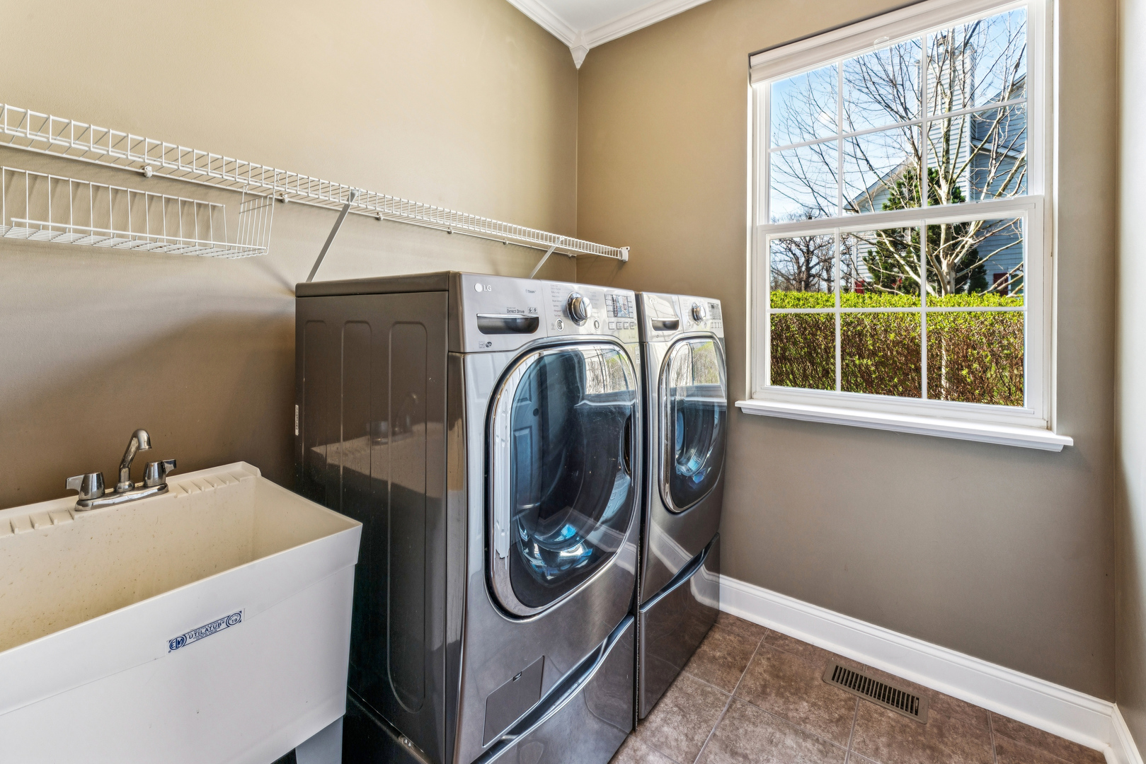 2991 Wagon Road Elgin, IL 60124 - Photo 18 of 49