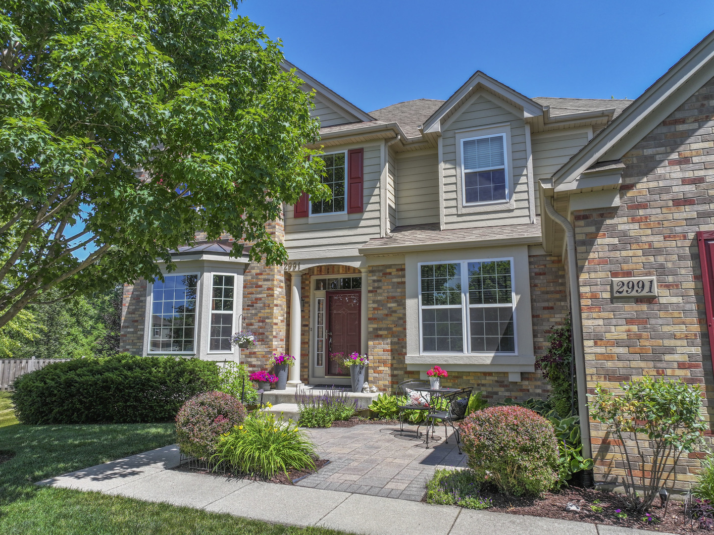 2991 Wagon Road Elgin, IL 60124 - Photo 3 of 49